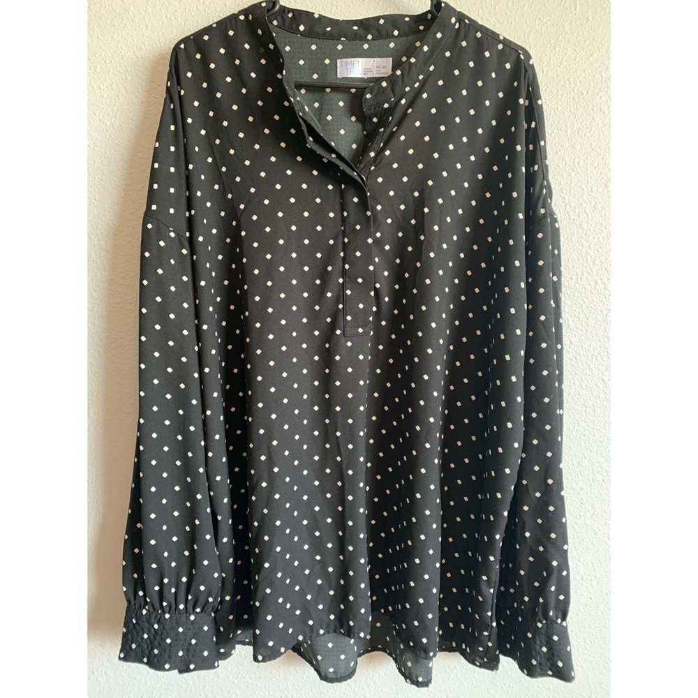Woman’s Plus size Button down top XXL